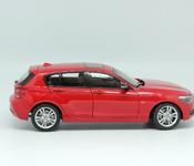 BMW 1 красная