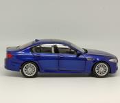 BMW М5 синяя