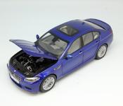 BMW М5 синяя