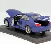 BMW M5 синяя