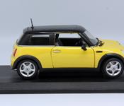 Mini Cooper жёлтый