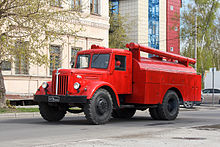 Пожарный автомобиль на базе МАЗ-200 на параде в г. Барнауле, 2016 г.