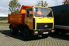 SMM / Модел-МАЗ МАЗ 55511 самосвал 4х2 без спальника (оранжево-синий)
