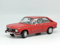 BMW 2000 красная