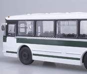 ЛАЗ-695Р бело-зеленый